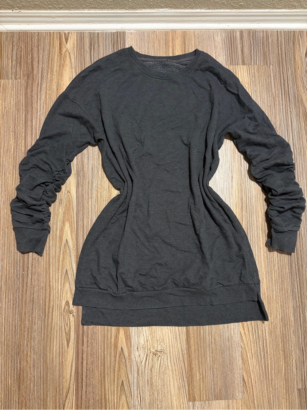Everyday Black Crewneck Pullover Sweatshirt